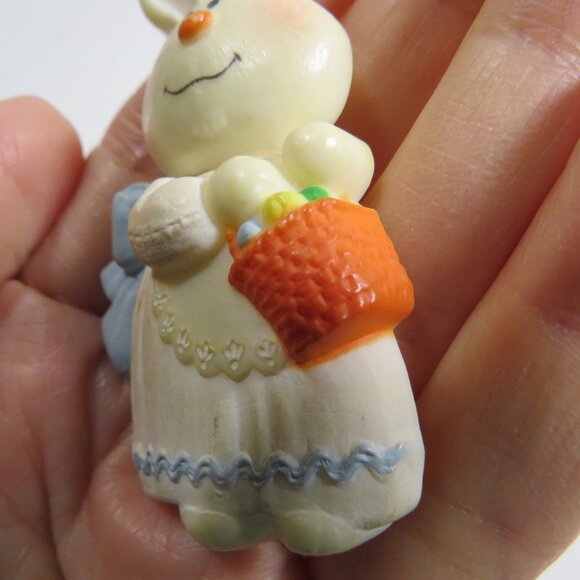 Hallmark 1975 Easter Rabbit Bunny Lapel Pin Vintage Female - Picture 6 of 11